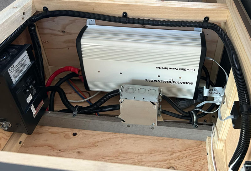 Wolf Creek 2000 Watt Inverter In 910