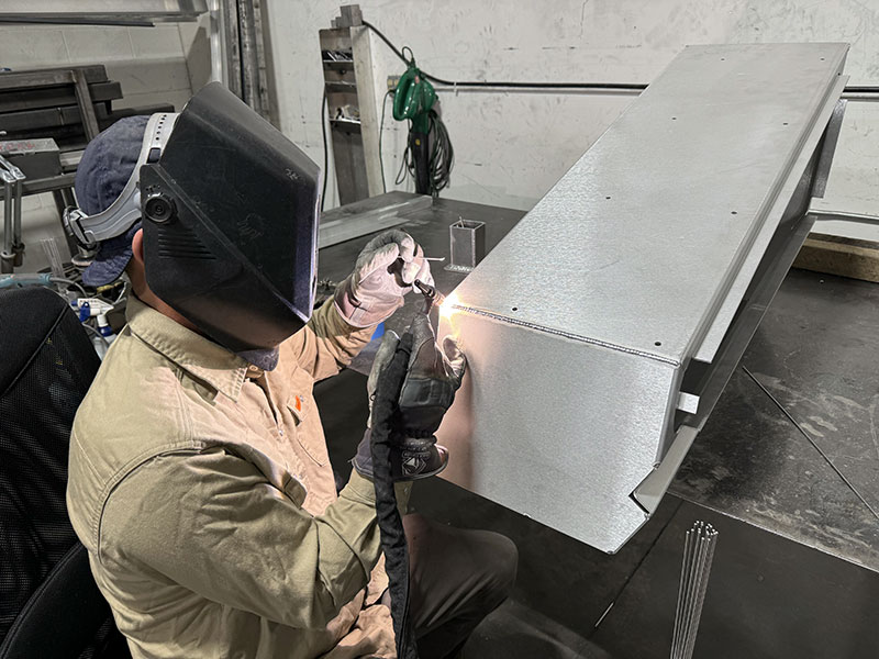 Bowen Customs Factory Welding Scallop 1