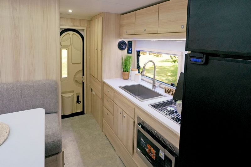Cirrus 920 Kitchen