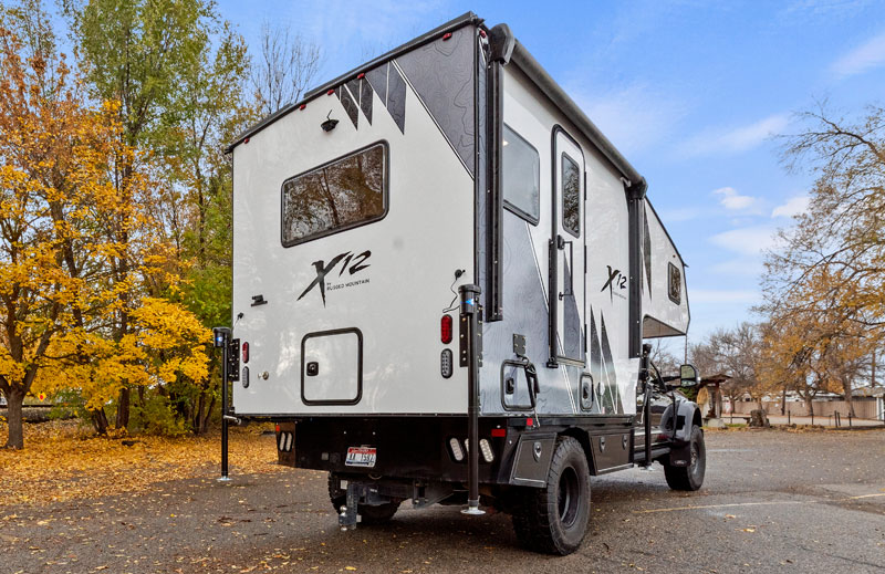 Rugged Mountain X12 Exterior On The Road Mode