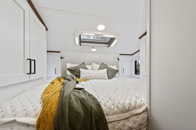 Rugged Mountain X12 Overcab