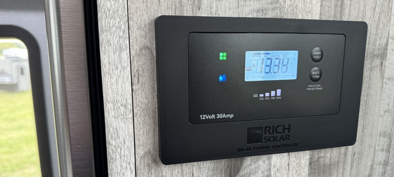 Soaring Eagle Adlar Overland Edition Solar Charger