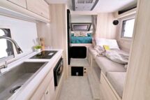 Buyers Guide Cirrus 920 Interior Through Center