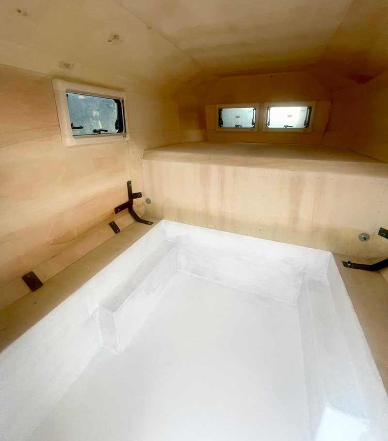 Hotomobil Empty Cabin Inside