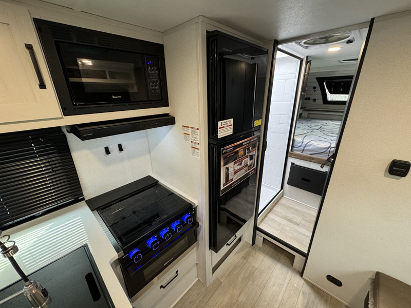 Palomino HS-3201 Refrigerator