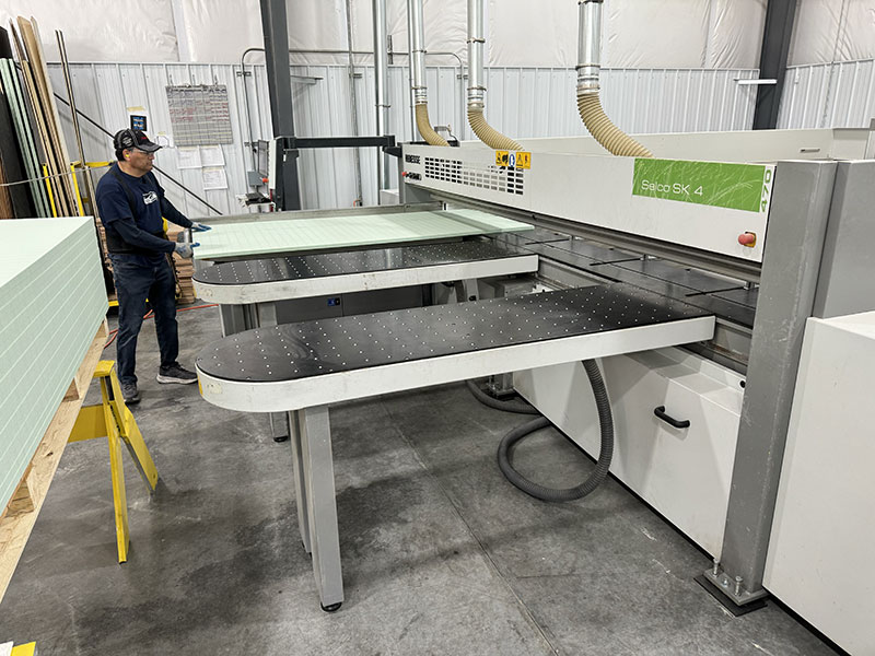 Adventurer truck campers Silco SK4 cutter