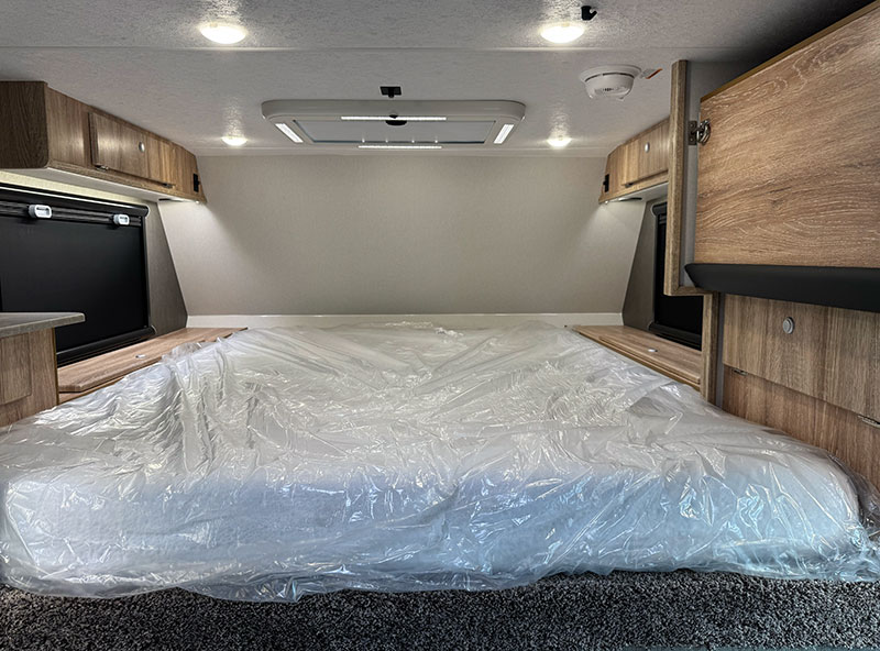 Northstar Offoada Interior Wide Cabover 1