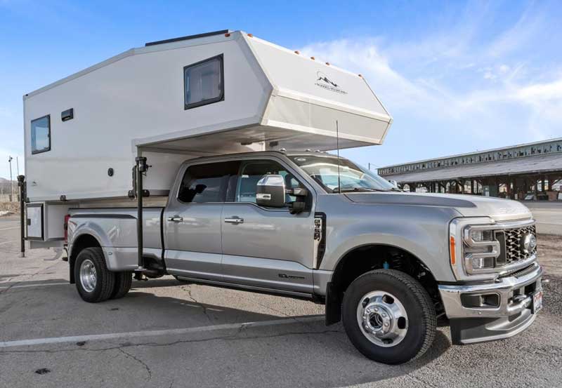 Rugged Mountain Granite Platinum Exterior Passenger Front