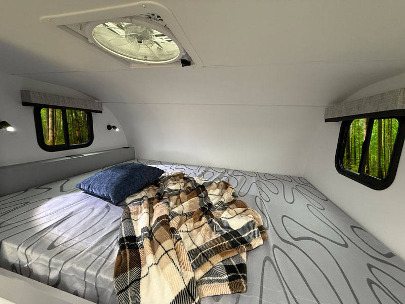 Soaring Eagle Aquila CabOver