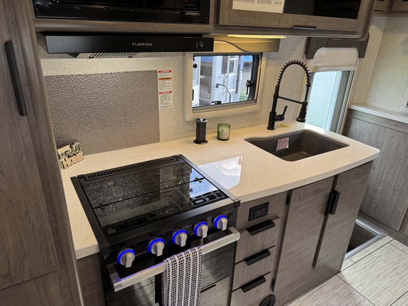 Lance 1191 Kitchen Counters