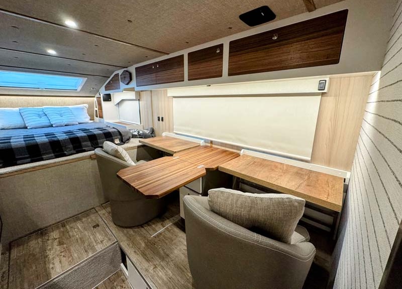 Kingstar Kruzr 10 With The Command Center