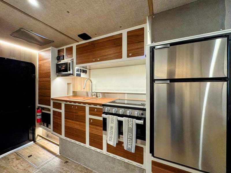 Kingstar Kruzr 10 Kitchen