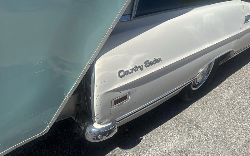 1971 Ford Country Sedan Emblem Large