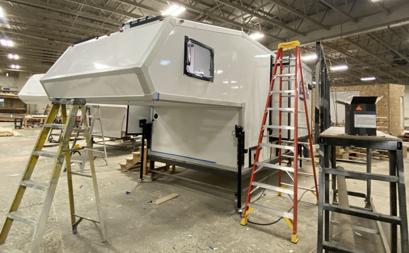 Construction Composite Camper Rugged Mountain Denali 3S