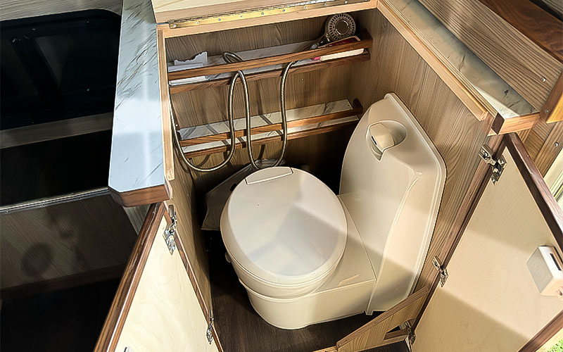 Fixed Cassette Toilet Alaskan 8 Flatbed