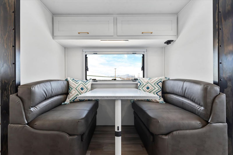 Rugged Mountain Denali 3SC Dinette