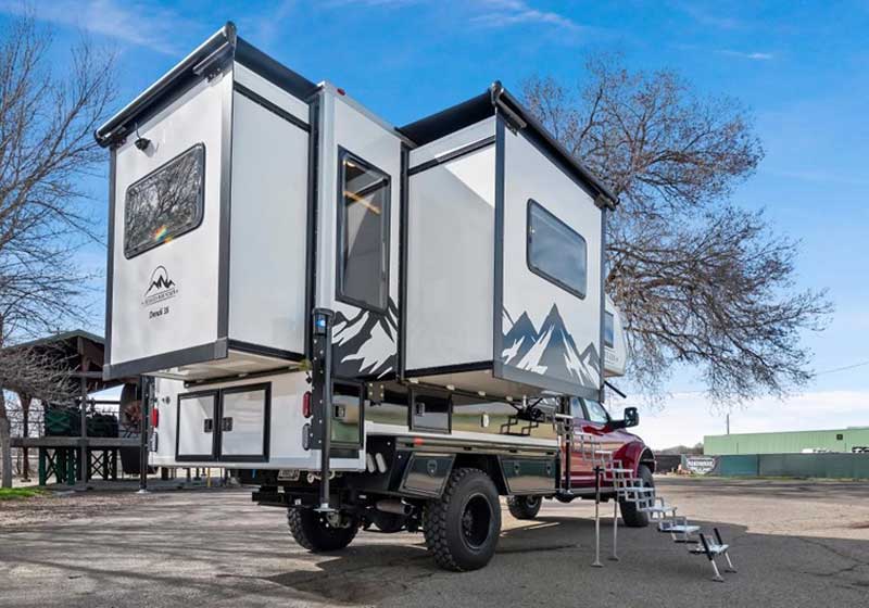 Rugged Mountain Denali 3SC Exterior Slideouts