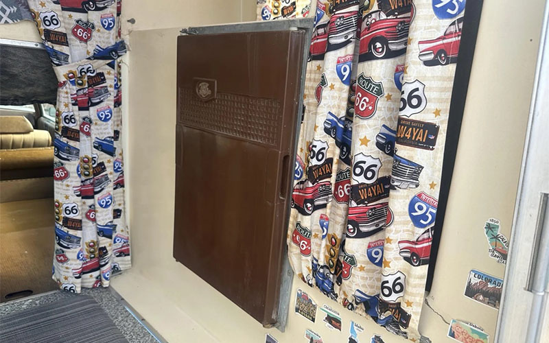 ToteMotel Camper Ice Box Exterior 1971 Ford Country Sedan