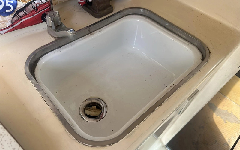 ToteMotel Camper Interior Sink 1971 Ford Country Sedan