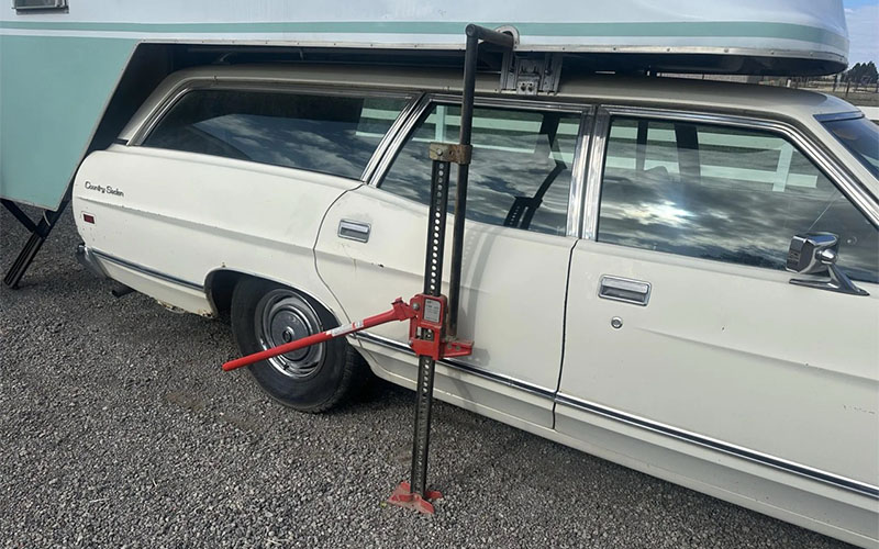 ToteMotel Camper Jacks 1971 Ford Country Sedan Large