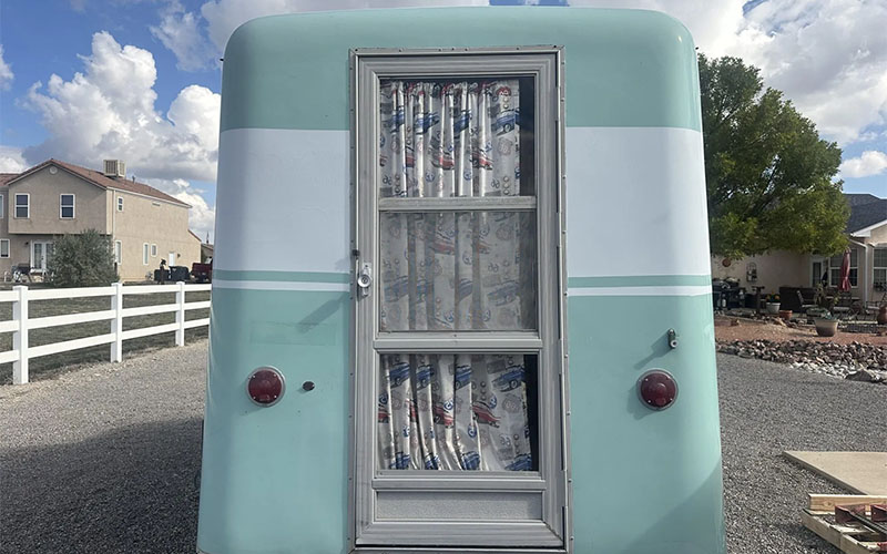 ToteMotel Rear 1971 Ford Country Sedan