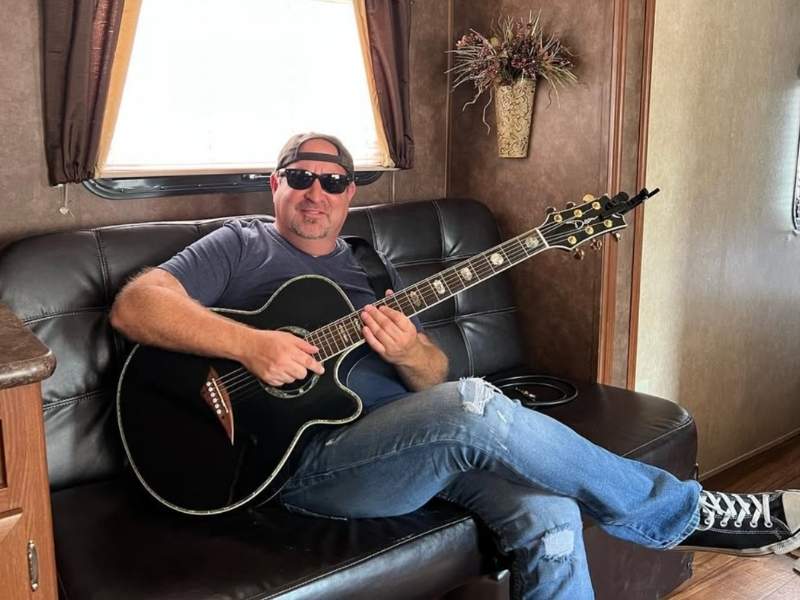 Larry Pancake Chill Guitar Capri Retreat