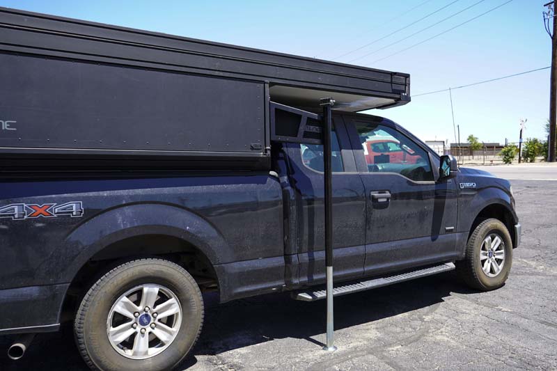 Tune Camper With Jacks