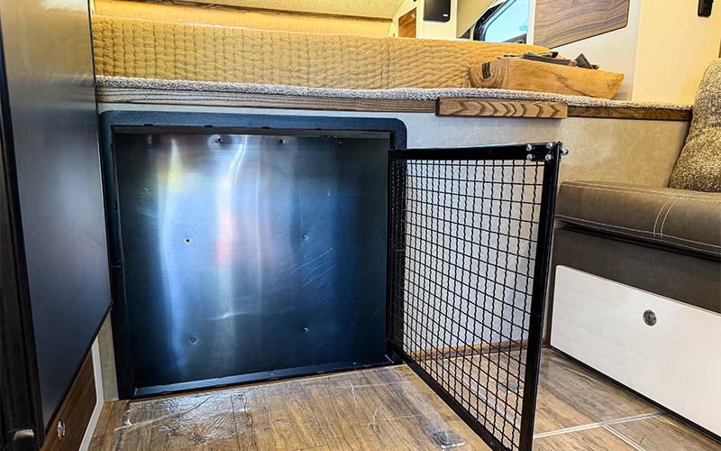 Kingstar K9 KRUZR 6 First Look K9 KRUZR 6 Interior Passthrough