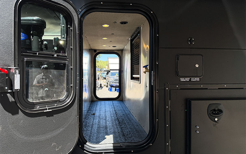 Kingstar K9 KRUZR 6 First Look K9 KRUZR Exterior Access