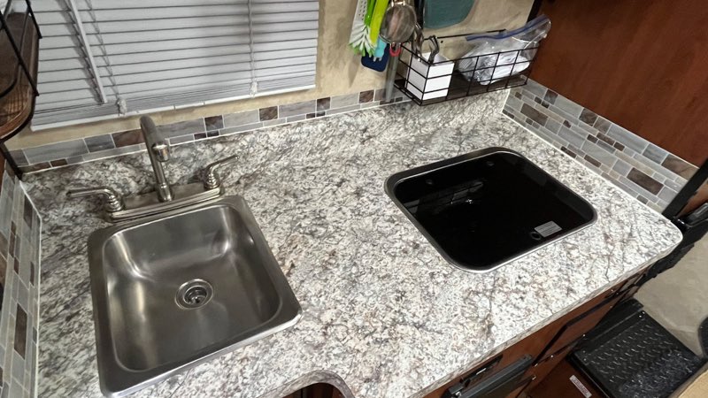 CampLite 8.6 kitchen countertops