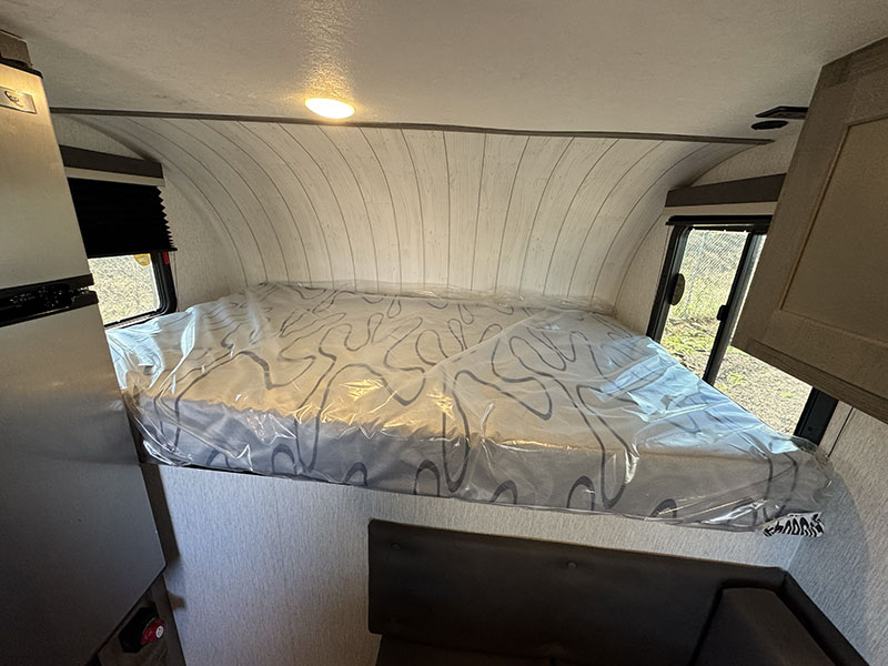 Sun Trek 600 Overcab