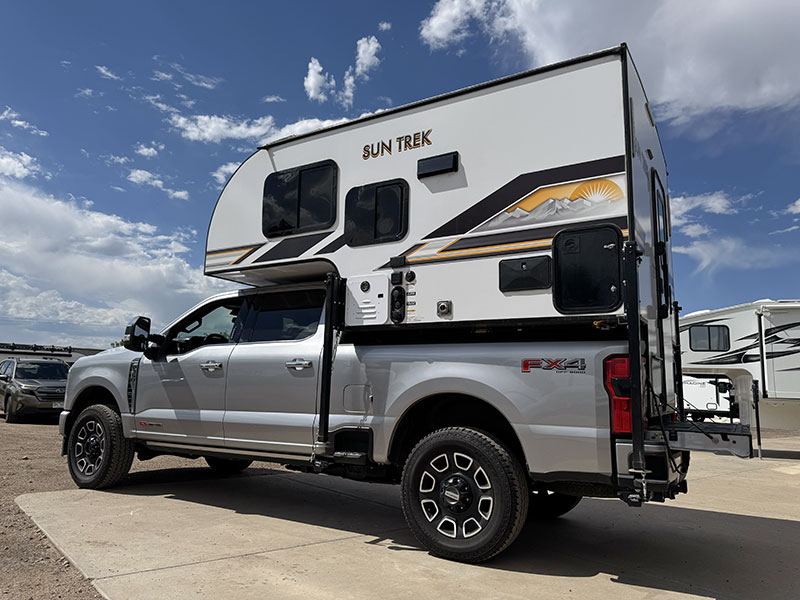 Sun Trek 700 Drivers Side On Truck