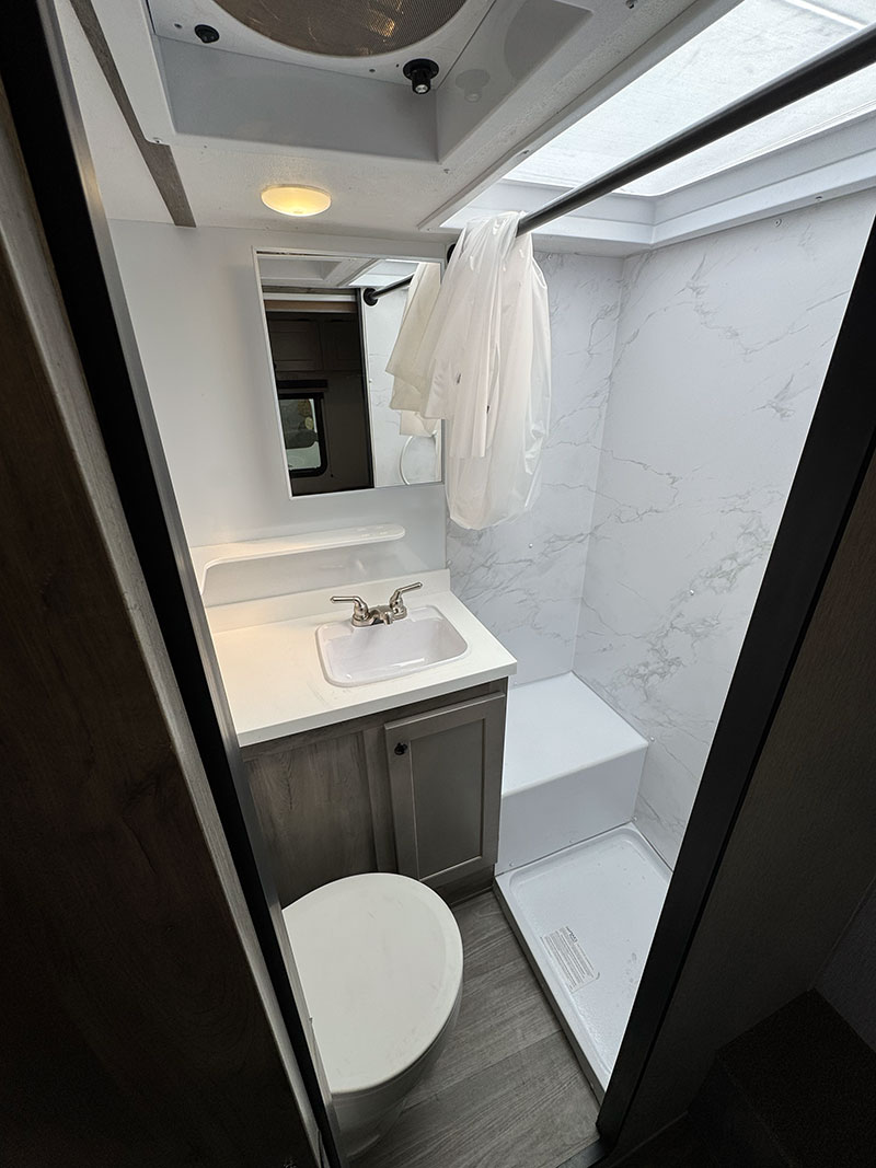 Sun Trek 800 Dry Bathroom