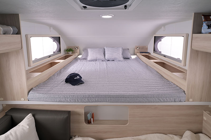 2027 Cirrus 620 LITE Bed with no Froli bed system
