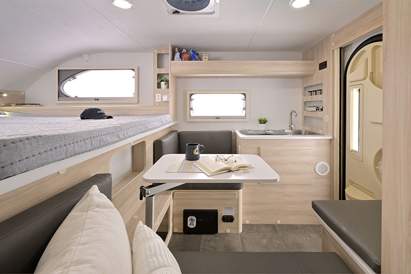 2027 Cirrus 620 LITE Dinette
