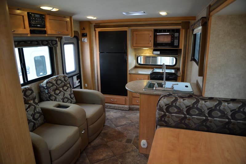 Adventurer 116DS interior double-slide camper