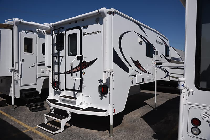 Adventurer 89RBS 9-foot floor camper