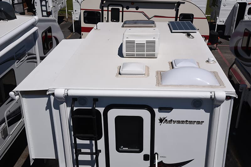 Adventurer 89RBS roof vents and air conditioner