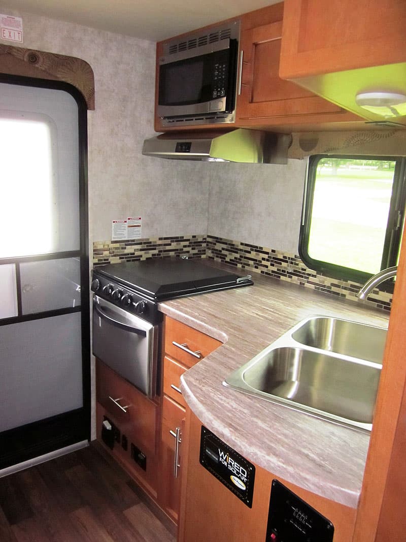 2017 Adventurer 86FB kitchen