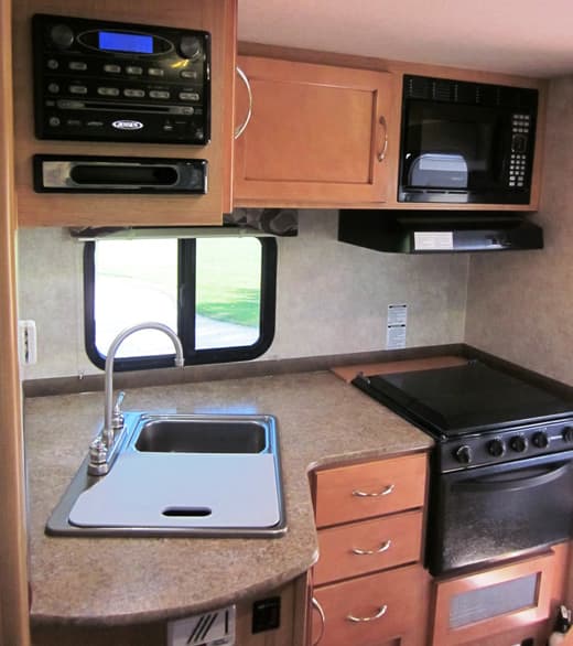 Adventurer-910DB-galley