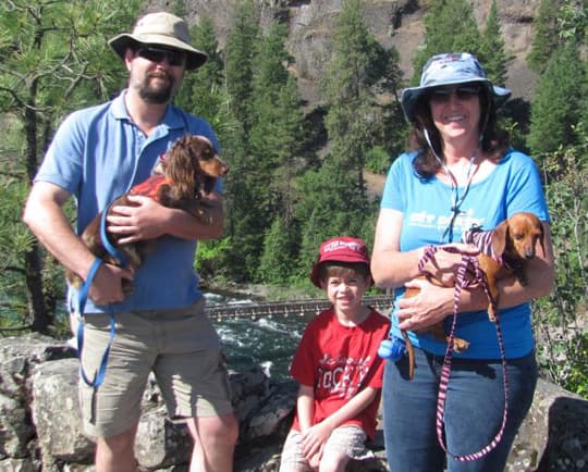 ready-for-camping-family-photo