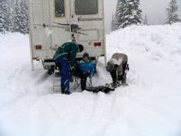 Boondocking-Snow-Shoeing-Lightning-Lakes