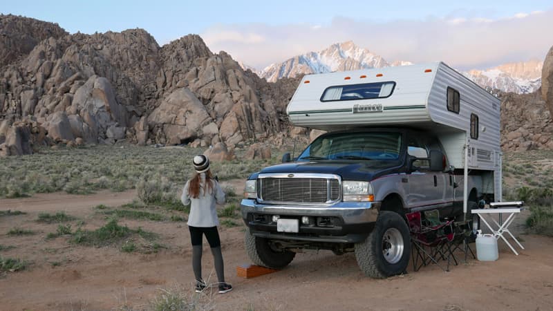 Boondocking in Alabama Hills, California