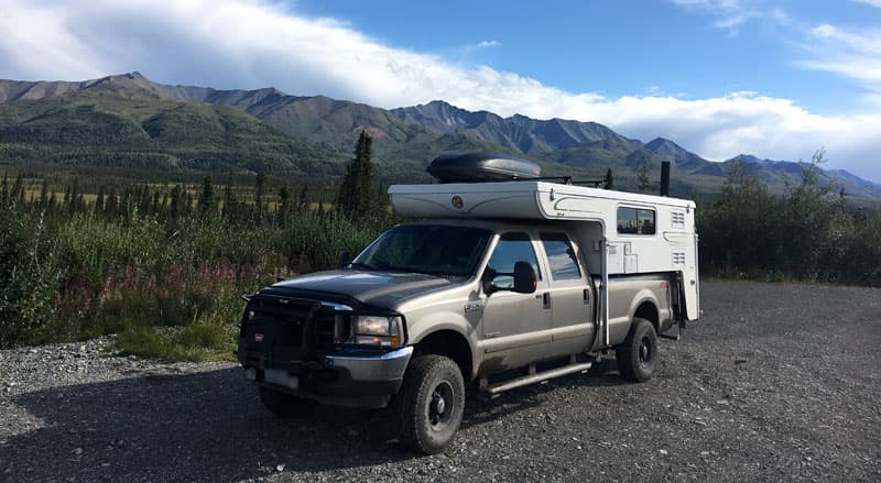 Nabesna-Road-in-Wrangell-St Elias Park