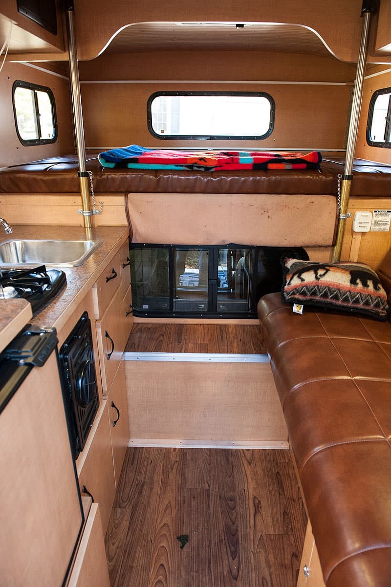 Alaskan Camper 5.5 interior