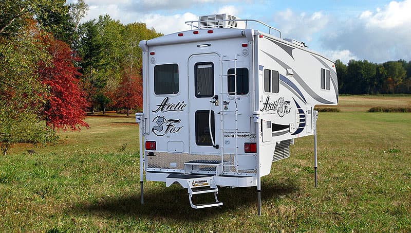 Arctic Fox 865 truck camper 2017