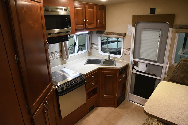 Arctic Fox 992 kitchen galley