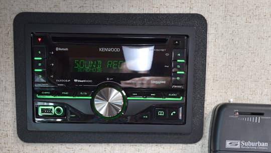 Arctic-Fox-2016-kenwood-touch-screen