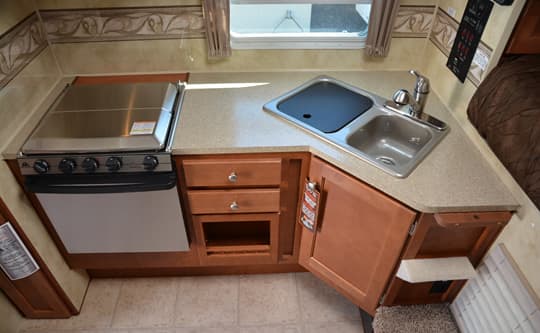 Arctic-Fox-990-Lower-Kitchen