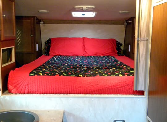 Wolf-Creek-chili-pepper-quilt